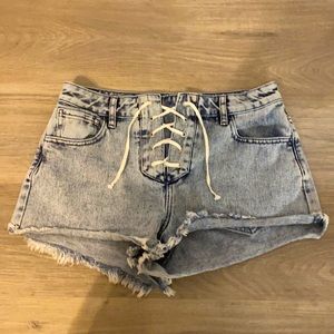 Womens Pacsun lace front jean shorts